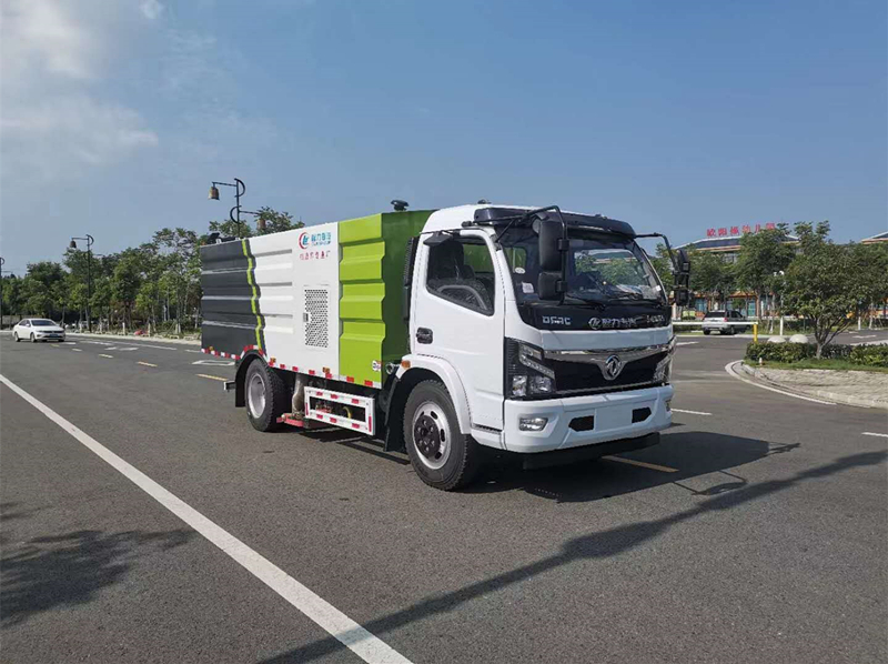 東風大福瑞卡8噸吸塵車