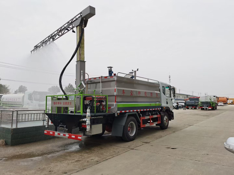 東風(fēng)D9自動(dòng)噴淋鐵路抑塵車(chē)-12噸自動(dòng)感應(yīng)噴灑_榆林12方抑塵灑水車(chē)_霧化感應(yīng)噴淋車(chē)_煤炭降塵車(chē)