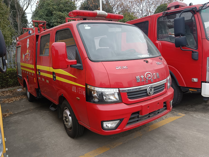 5噸消防灑水車多少錢_商業(yè)區(qū)倉(cāng)庫(kù)消防車_2.5-5噸泡沫消防車現(xiàn)車報(bào)價(jià)