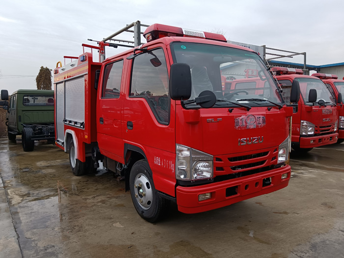 5噸消防灑水車(chē)廠家_糧庫(kù)重點(diǎn)防火單位消防車(chē)_1.5-3.5噸水罐消防車(chē)現(xiàn)車(chē)價(jià)格