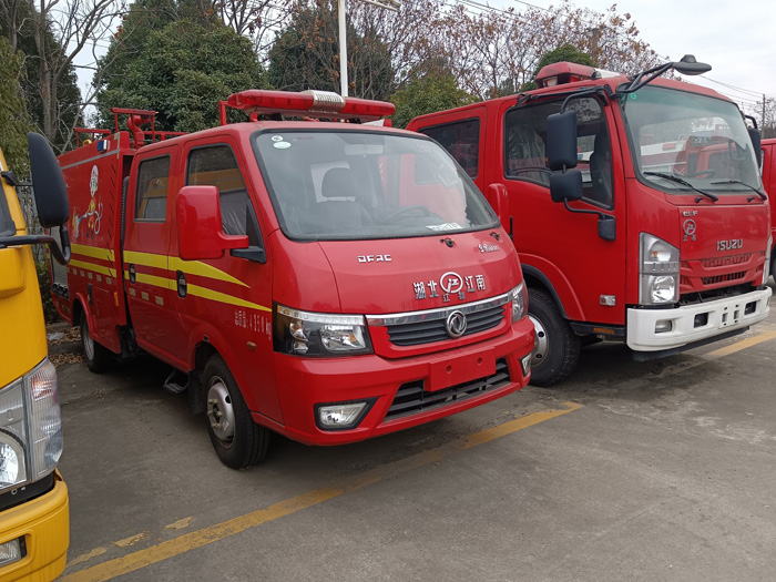 5噸消防灑水車多少錢_商業(yè)區(qū)倉(cāng)庫(kù)消防車_2.5-5噸泡沫消防車現(xiàn)車報(bào)價(jià)