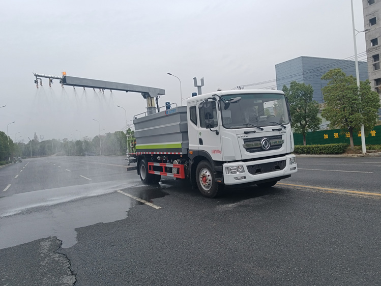 東風(fēng)D9免稅的鐵路抑塵車--12噸降塵灑水車_大同煤場抑塵灑水車_運(yùn)煤抑塵劑固化劑噴灑