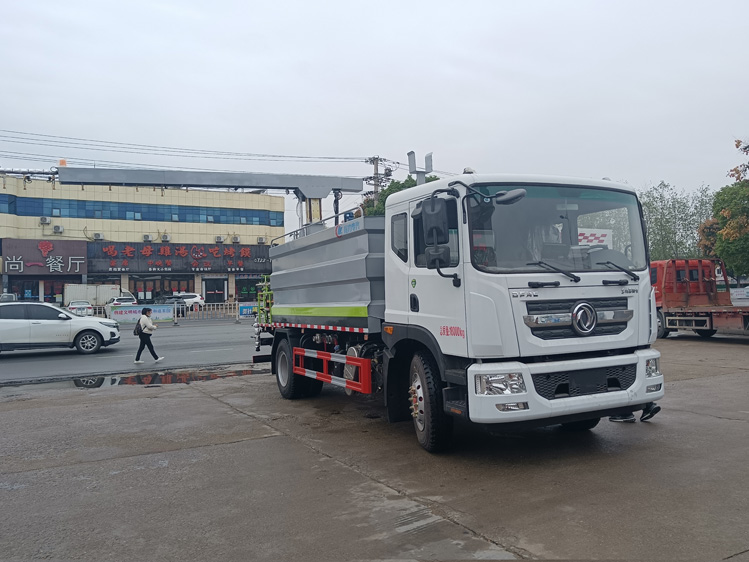 東風(fēng)D9自動(dòng)噴淋鐵路抑塵車(chē)-12噸自動(dòng)感應(yīng)噴灑_榆林12方抑塵灑水車(chē)_霧化感應(yīng)噴淋車(chē)_煤炭降塵車(chē)