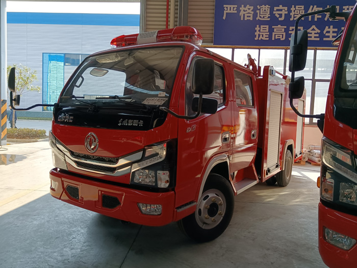 5噸消防灑水車多少錢_商業(yè)區(qū)倉(cāng)庫(kù)消防車_2.5-5噸泡沫消防車現(xiàn)車報(bào)價(jià)