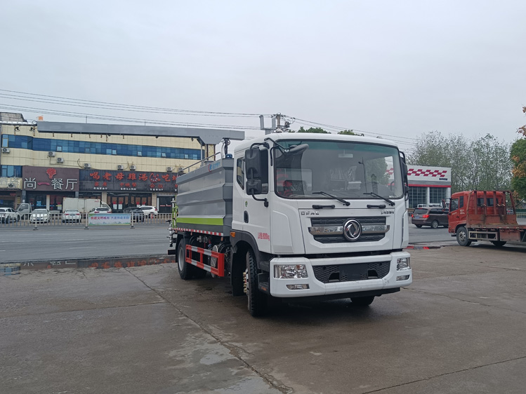 東風(fēng)D9免稅的鐵路抑塵車--12噸降塵灑水車_大同煤場抑塵灑水車_運(yùn)煤抑塵劑固化劑噴灑